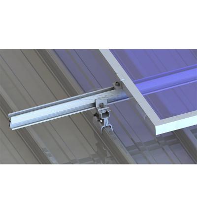 Montagem de telhado de metal solar de costura permanente
