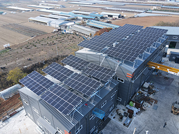 Sistema de montagem de telhado de metal. Coréia