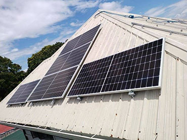 Sistema universal de montagem em telhado de metal trapezoidal, Filipinas