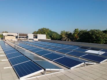 Kinsend Projeto detalhado do esquema do sistema de montagem em telhado plano
