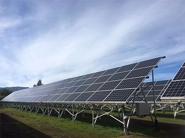 O desconto de imposto sobre energia solar suíça estimula PV desenvolvimento da indústria