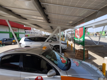 projeto de garagem solar de 12 carros em dubai