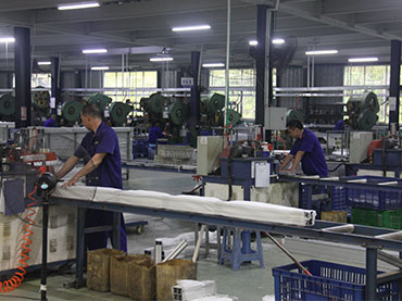 Os pedidos de acessórios de montagem solar para telhados na Tailândia em grandes quantidades aumentaram consideravelmente