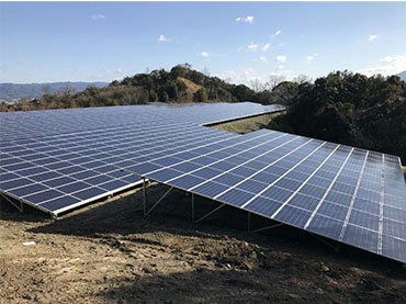 A capacidade instalada do mercado de energia solar dos EUA foi excedida 100gw 